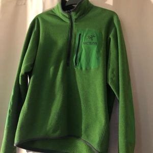 Arc’Teryx Green Pull over, size Small